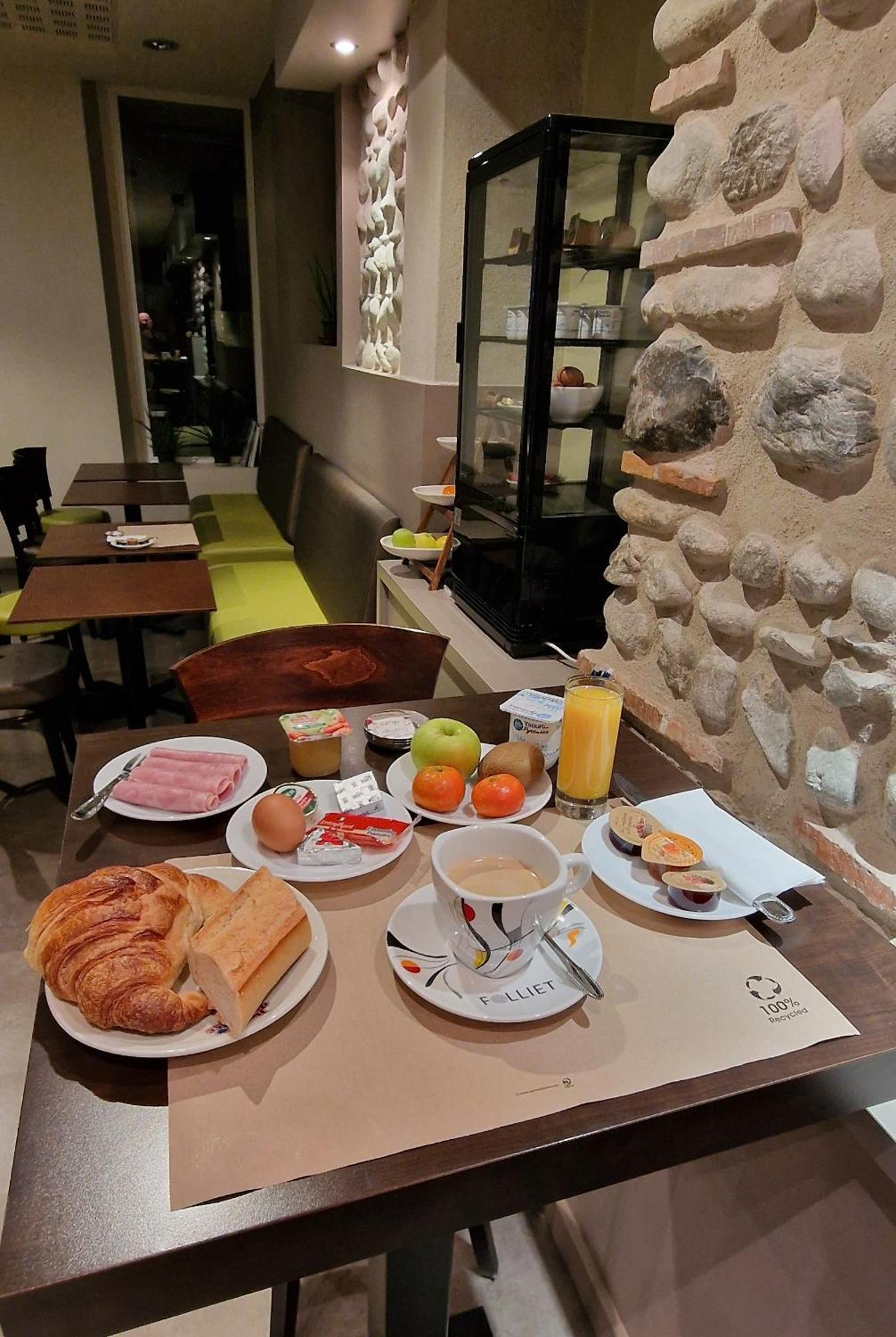 Citôtel De La Marne 2* Tarbes